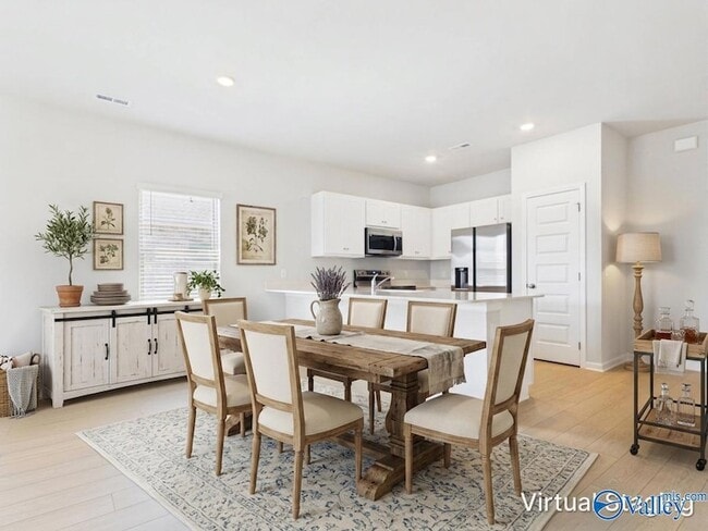 Photo - 136 Whitner Dr