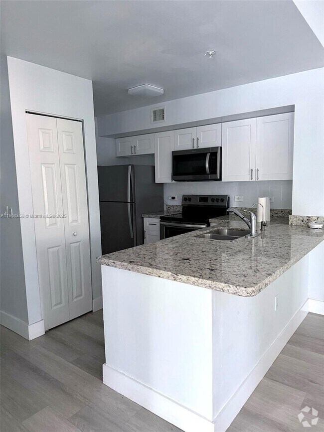 Building Photo - 11155 SW 5th Pl Unit 302 Rental