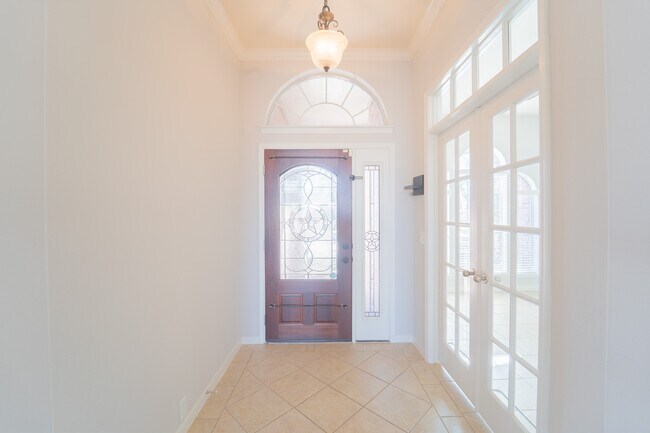 Photo - 2910 Sandleigh Dr