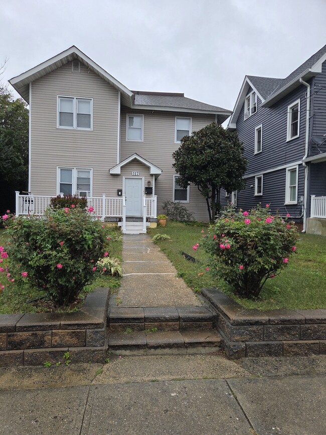 Building Photo - 117 Seaview Ave Unit 2