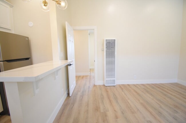 Photo - 1312 S Pacific St Unidad F