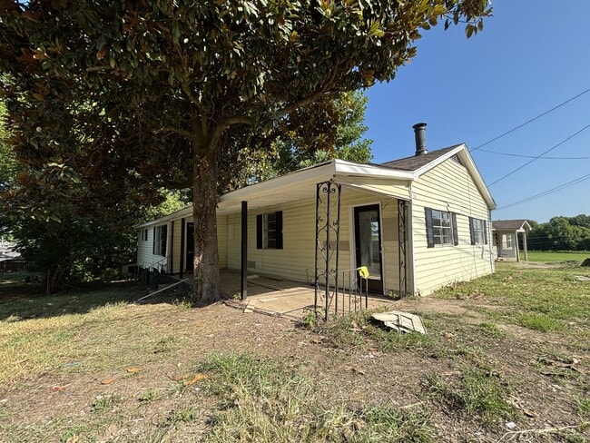 Building Photo - 326 N Main St Rental