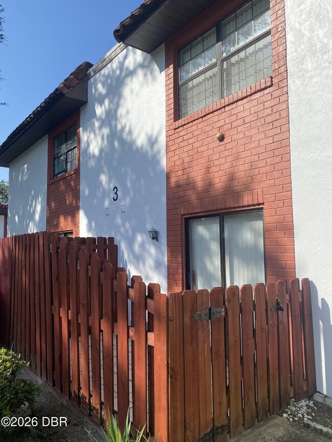 Photo - 910 Big Tree Rd Unidad 302
