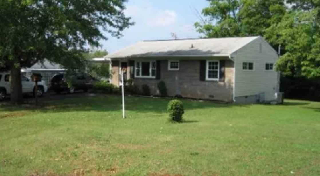 Photo - 2320 Capri Dr House