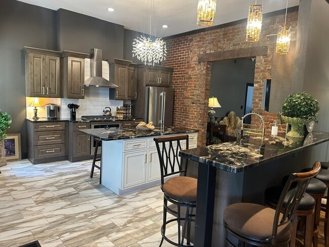 275 S Limestone Unit 150