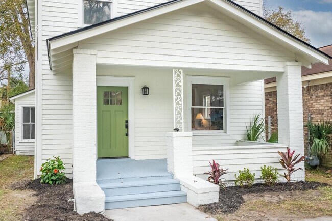 Photo - 1008 E Waldburg St