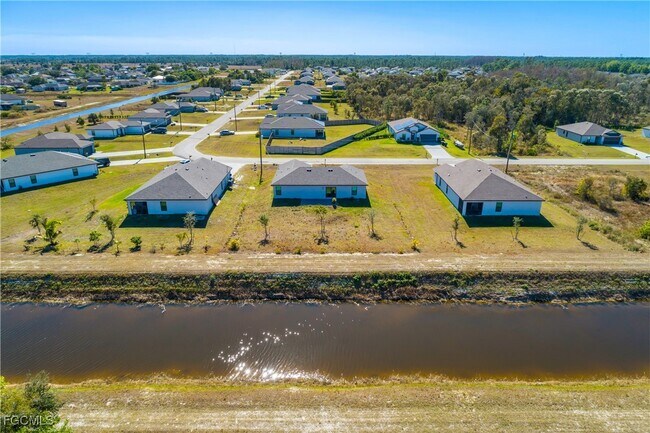 Photo - 839 Yellowbird Dr