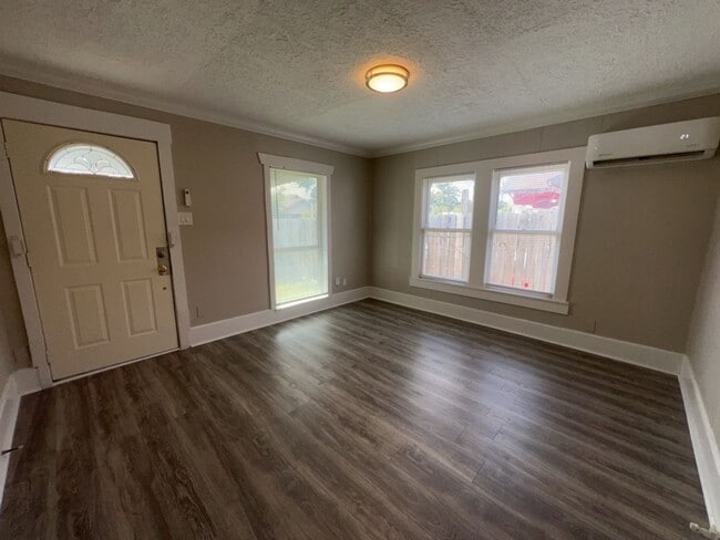 Photo - 6915 Avenue L Unidad 6913 Avenue L