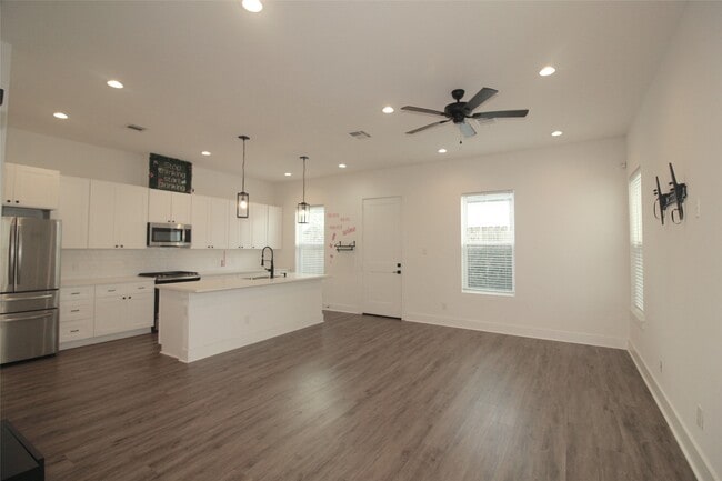 Photo - 1218 Mcneil St