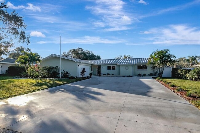 Photo - 809 Jacaranda Dr