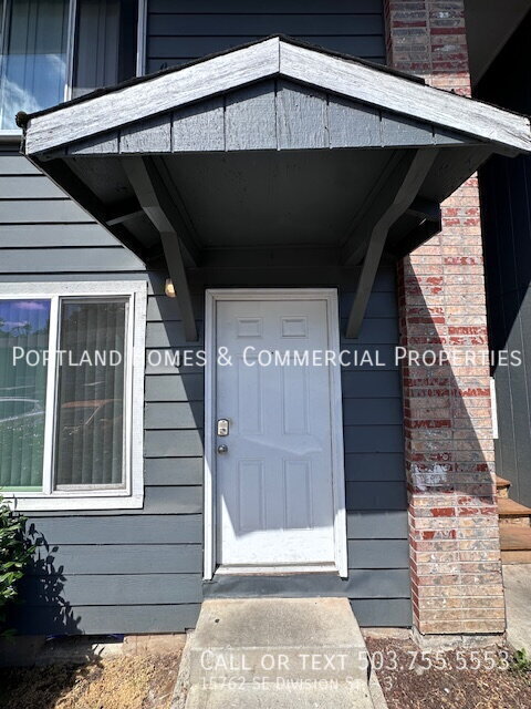 Building Photo - 15762 SE Division St Unit 3