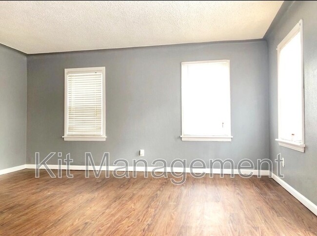 Photo - 1338 Crestwood Rd