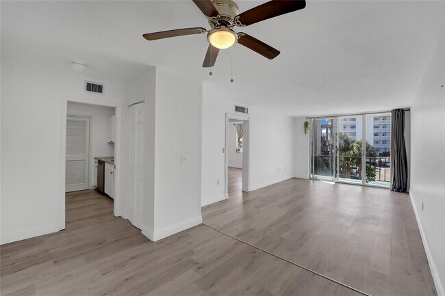 Photo - 301 Croton Ave Unit 302