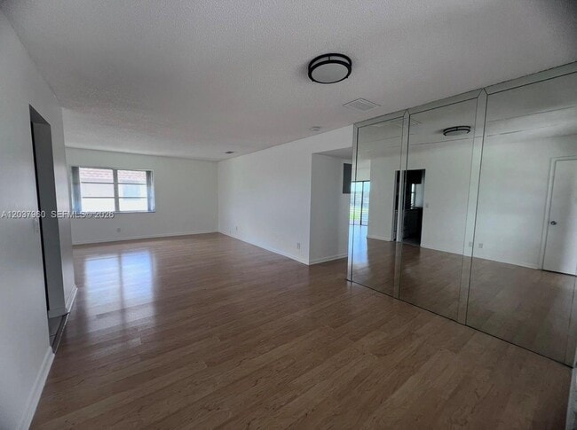 Building Photo - 2430 SW 81st Ave Unit 408