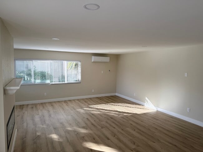 Living Room - 3671 Howard Ave Unit 1