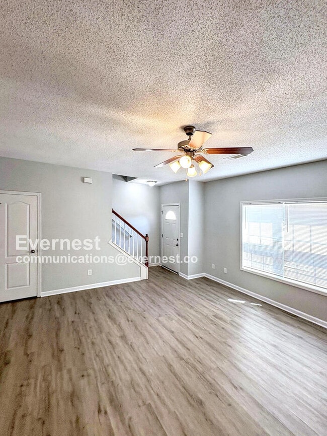 Photo - 8625 Thomas Ln