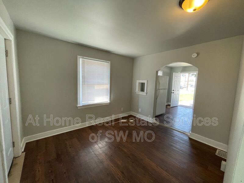 Photo - 217 W Grand St Unidad #4