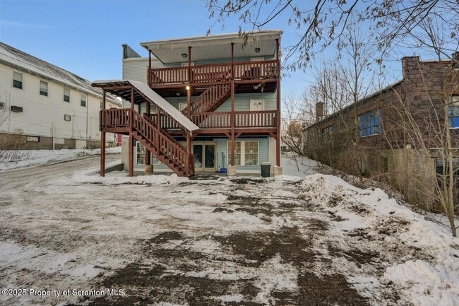 Photo - 144-144 Market St