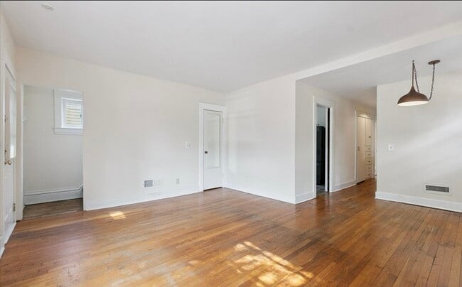 Photo - 506 W Oakland Ave