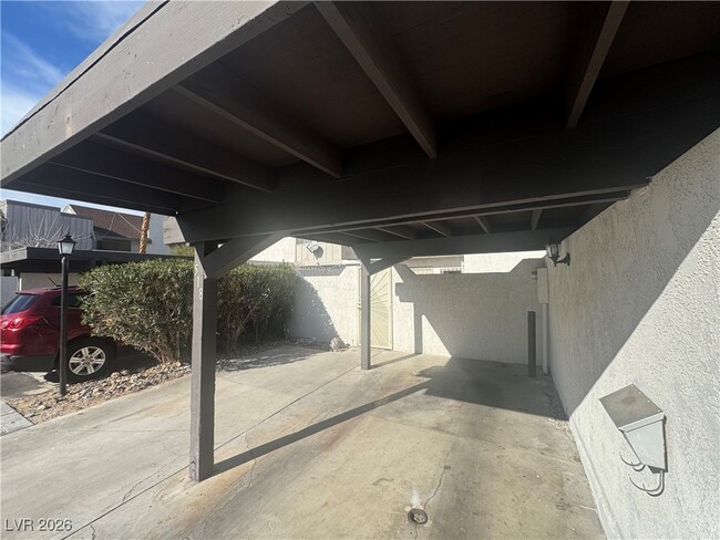 Photo - 518 Delfern Ln