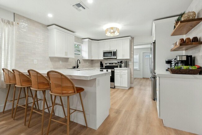 125 NW 3rd Ave