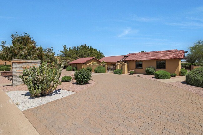 Photo - 10825 N 85th Pl