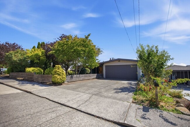 Photo - 2826 25th Ave W