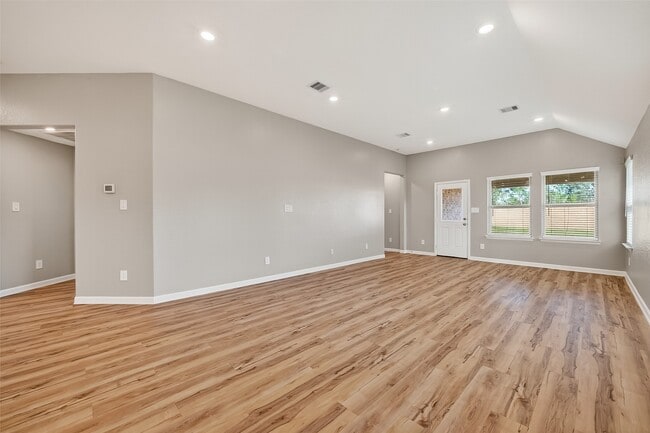 Photo - 5403 Tourmaline Wy