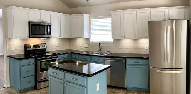 Building Photo - 6 Tivoli Garden Ct Rental