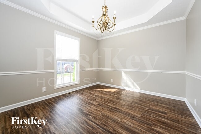 118 West Dr