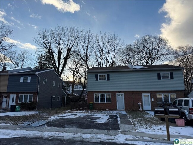 Photo - 320 Lockridge Ln