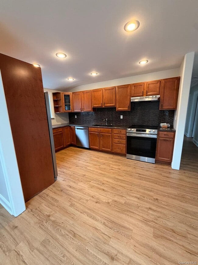 Photo - 740 Church St