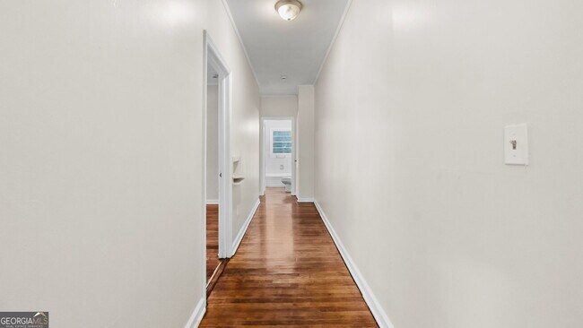 Photo - 1147 Broad St