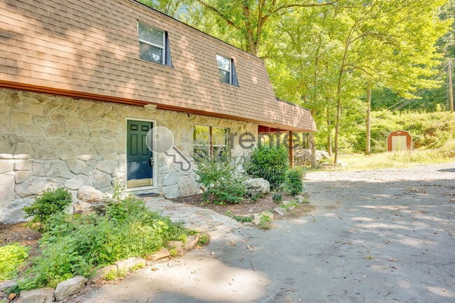 Photo - 1461 Palisades Rd