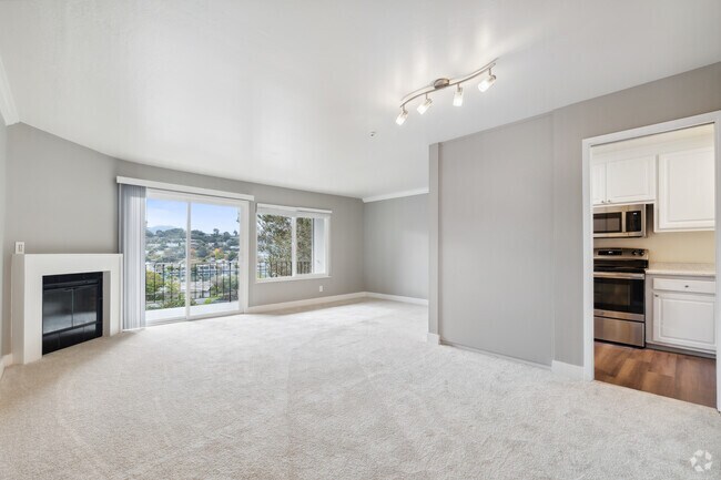1HAB, 1BA - 700 ft² - Via Holon Apartments