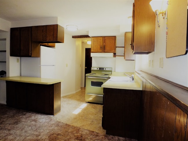 Building Photo - 716 S 16th Ave Rental
