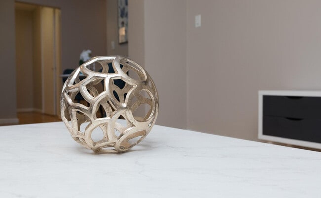 Photo - 240 E 81st St Unidad FL10-ID1251673P