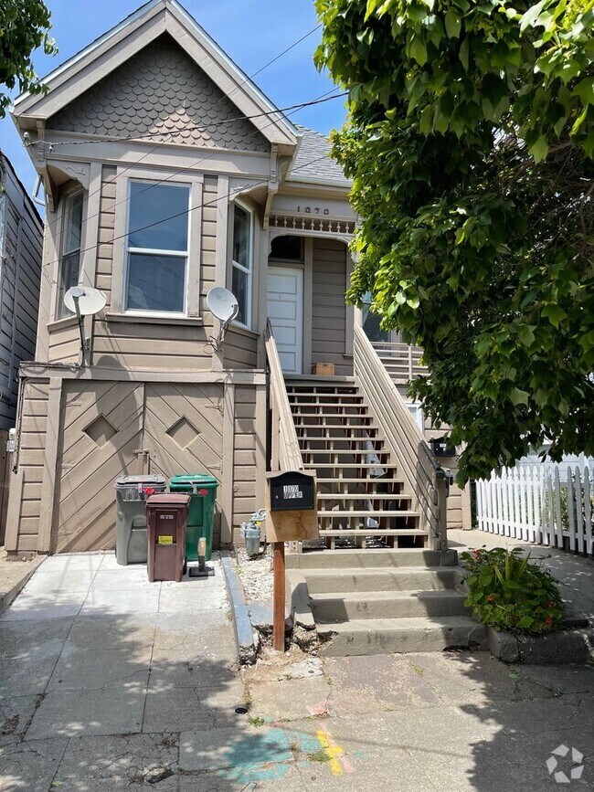 Building Photo - 1070 54th St Unit Lower Rental
