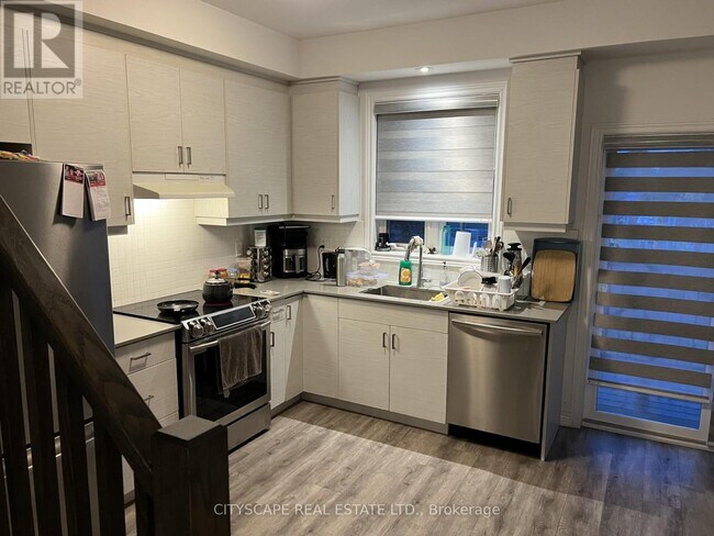 Photo - 575 Woodward Ave
