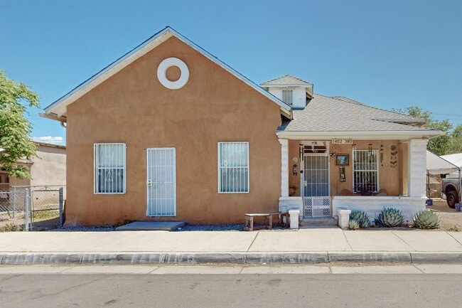Building Photo - 1402 3rd St SW Unit A