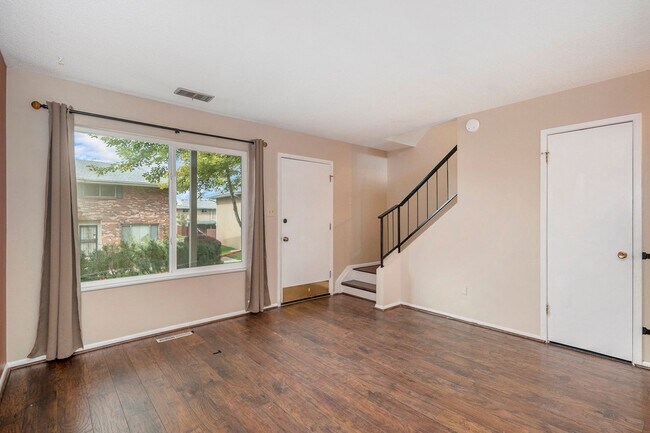 Photo - Spacious 2 bedroom home in the heart of Ha...