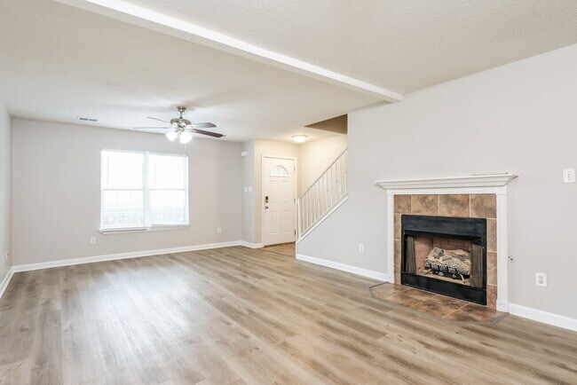 Photo - 8793 5 Oaks Dr W