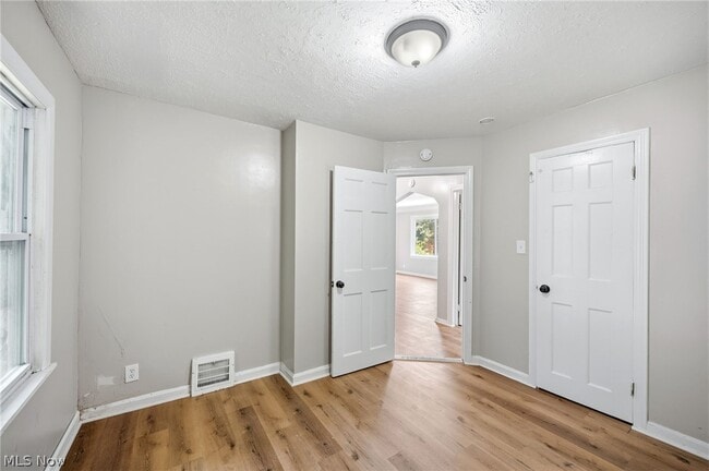 Photo - 20803 Kenyon Dr