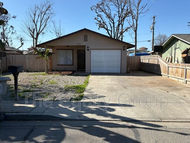 Building Photo - 514 N Summers St