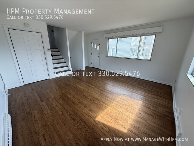 Photo - 15 W York St