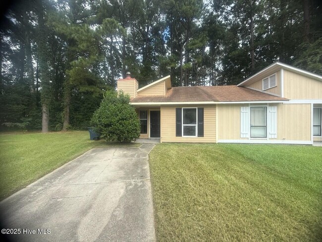 Building Photo - 137 Twinwood Dr Rental