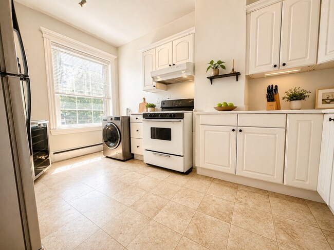 Photo - 8 Grove St Unit 3