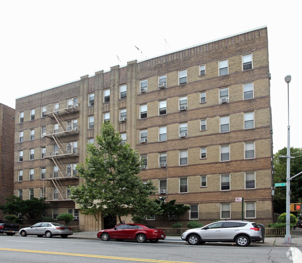 Photo - 106 Avenue P