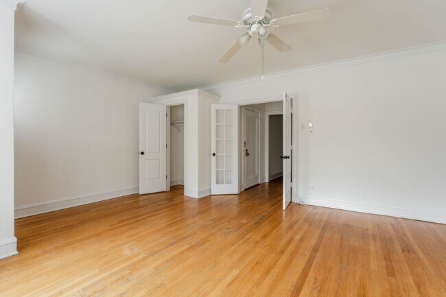 Photo - Albany Park - 2 Bed / 1 Bath - Heat Included Unit 4327-1
