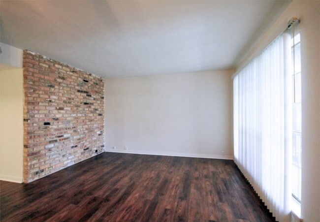 Building Photo - 600 Heights Blvd Unit 26